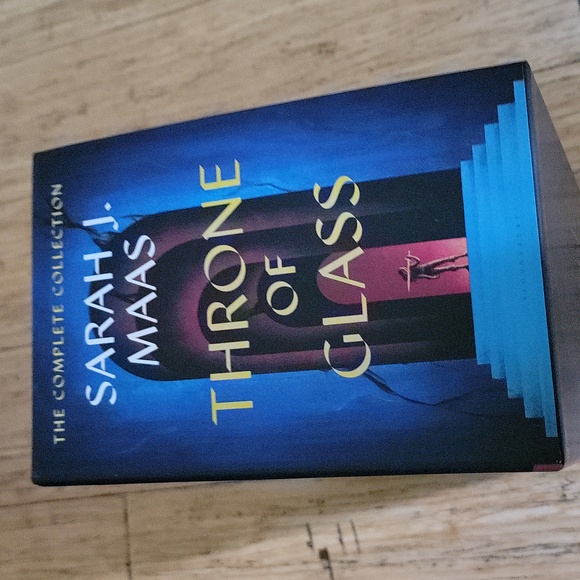 Sarah J. Maas Book Set - Picture 6 of 6